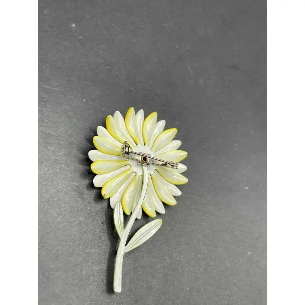 Vtg White & Yellow Green Enamel Summer Daisy Flower Metal Pins Brooch